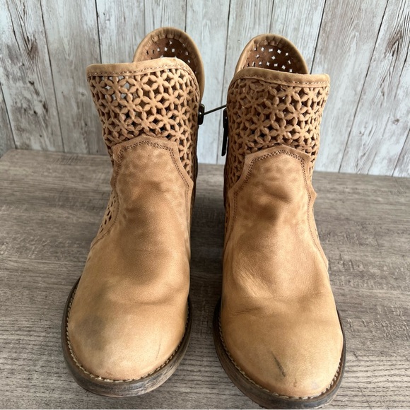 Corral Circle G Leather Cut Out Western Round Toe Ankle Boot Womens 10 - Picture 4 of 8